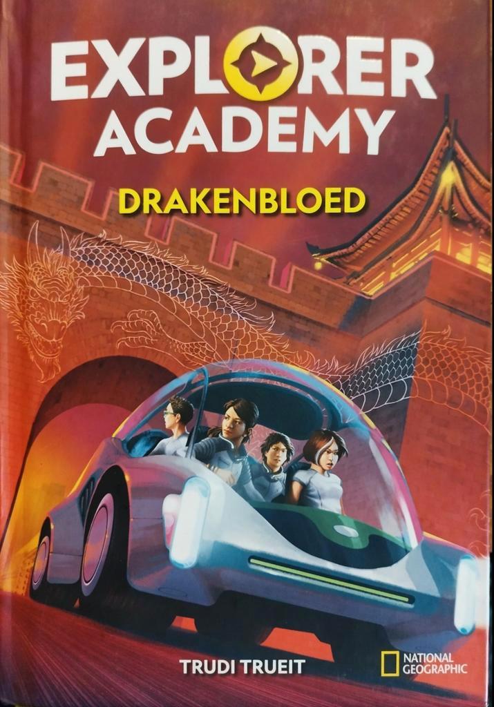 Trudi Trueit - Drakenbloed, Boeken, Kinderboeken | Jeugd | 10 tot 12 jaar, Zo goed als nieuw, Ophalen of Verzenden