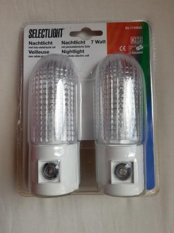 nachtlichtje/ nightlight (met sensor) 7 watt beschikbaar voor biedingen