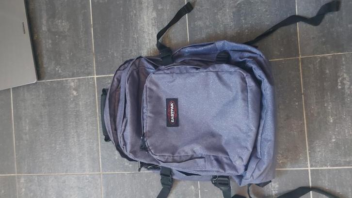 Eastpak provider sparkling paars 33 liter., Sieraden, Tassen en Uiterlijk, Tassen | Schooltassen, Gebruikt, Rugtas, 30 tot 40 cm
