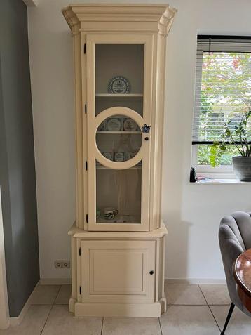 Eichholtz  kast Chambery roomwit linksdraaiende deur. beschikbaar voor biedingen