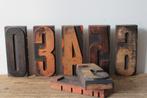 Oude brocante drukletters / cijfers *Pronck & Praal*, Ophalen of Verzenden