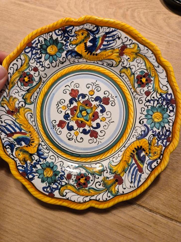 Deruta Raffaellesco Wandbord, handbeschilderd, Antiek en Kunst, Antiek | Schalen, Ophalen of Verzenden