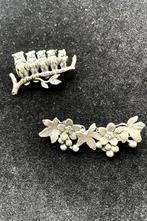 2 broches tin. Bloemen en uiltjes, Ophalen of Verzenden, Overige materialen