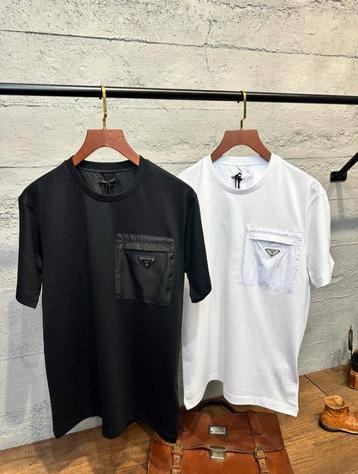 Prada re-nylon t shirt beschikbaar voor biedingen