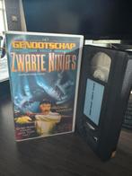 Genootschap van de Zwarte Ninja’s - als nieuw VHS vechtfilm, Cd's en Dvd's, Ophalen of Verzenden, Zo goed als nieuw