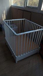 Witte box met lade - verstelbare bodem, Kinderen en Baby's, Boxen, Ophalen, Zo goed als nieuw, Vierkant, In hoogte verstelbaar