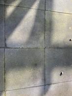 Gratis betontegels, Ophalen