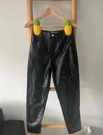 Zwarte leren broek Zara, Kleding | Dames, Broeken en Pantalons, Maat 38/40 (M), Ophalen of Verzenden, Zo goed als nieuw, Lang