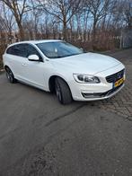 Volvo V60 D6 215pk Plug-in Hybrid 2013 Wit, Auto's, Automaat, 1849 kg, 1800 kg, Beige