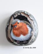 Nieuwsgierig roodborstje geschilderd op een mooie steen, Ophalen of Verzenden