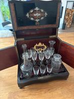 Antieke likeurset in houten kist, Ophalen