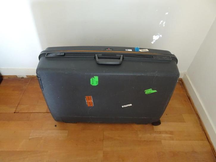 Solide Delsey koffer met wieltjes, Sieraden, Tassen en Uiterlijk, Koffers, Gebruikt, Hard kunststof, 70 cm of meer, Wieltjes, Ophalen