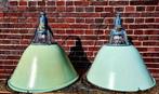 Vintage zeer grote groene emaille industriële hanglampen., Ophalen, Gebruikt, 50 tot 75 cm, Glas