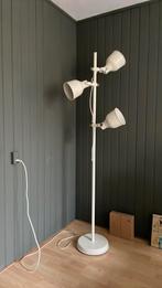 Hektar vloerlamp 3 spots wit creme ikea, Huis en Inrichting, Lampen | Vloerlampen, Ophalen, Gebruikt, 150 tot 200 cm