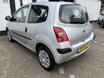 Renault Twingo 1.2 Authentique /Airco/Nieuwe apk bij aflever, Voorwielaandrijving, Gebruikt, 4 cilinders, Origineel Nederlands
