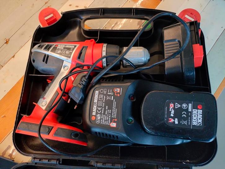 Black & Decker Accu Schroef-/Boormachine, Doe-het-zelf en Verbouw, Gereedschap | Boormachines, Gebruikt, Boor- en Schroefmachine