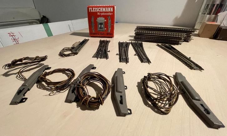 Set rails & wissels met ballast Fleischmann N-Spoor, Hobby en Vrije tijd, Modeltreinen | N-Spoor, Gebruikt, Rails, Gelijkstroom