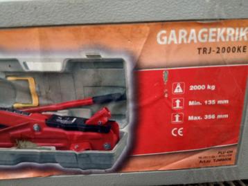 Auto krik beschikbaar voor biedingen