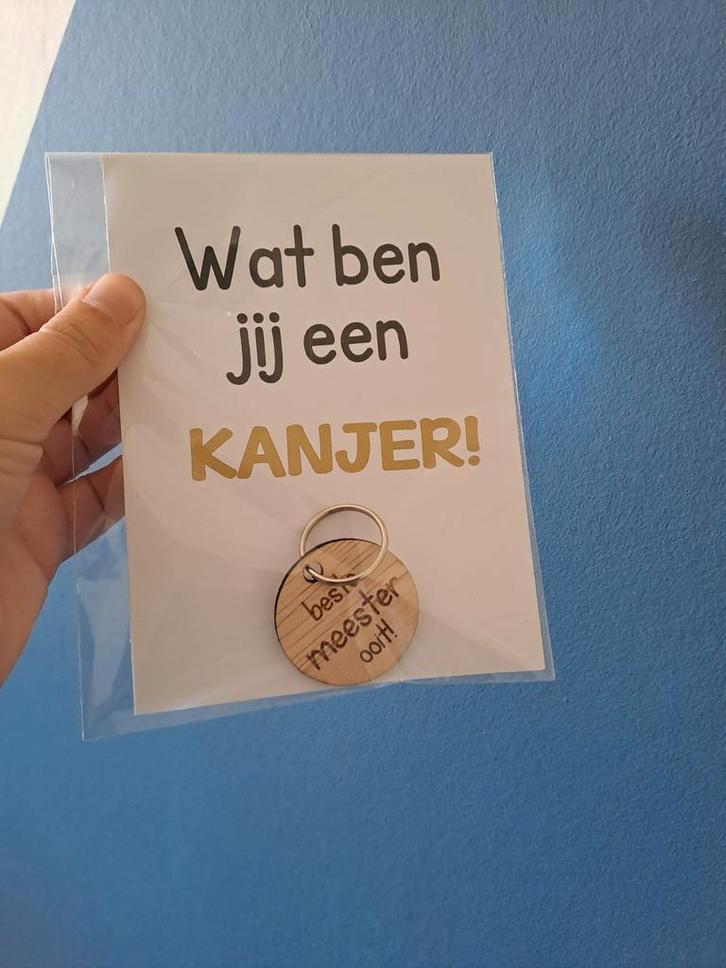 Houten Sleutelhanger met Kaart - Juf/Meester, Hobby en Vrije tijd, Feestartikelen, Nieuw, Overige typen, Overige, Ophalen of Verzenden