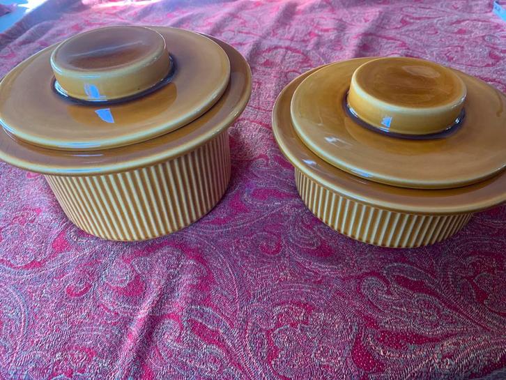 2 vintage bruine dekschalen Huizen Holland, Huis en Inrichting, Keuken | Servies, Zo goed als nieuw, Schaal of Schalen, Overige stijlen