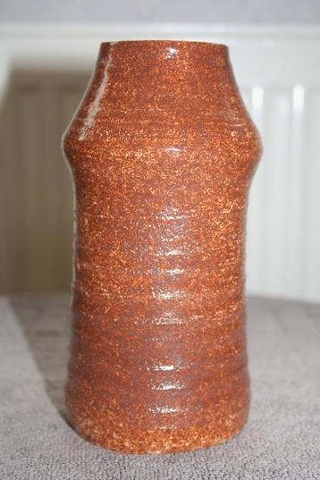 Heel oude vaas aw 79 goede staat  beschikbaar voor biedingen