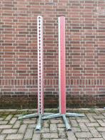 Set kunststof staanders, Ophalen, Zo goed als nieuw, Springen