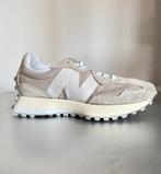 zgan NEW BALANCE maat 37 / 23.5cm suede beige sneakers 327, Ophalen of Verzenden, Zo goed als nieuw, Beige, Sneakers of Gympen