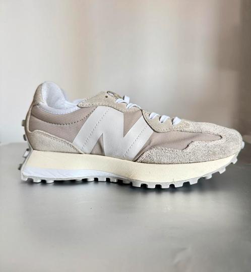 zgan NEW BALANCE maat 37 / 23.5cm suede beige sneakers 327, Kleding | Dames, Schoenen, Zo goed als nieuw, Sneakers of Gympen, Beige