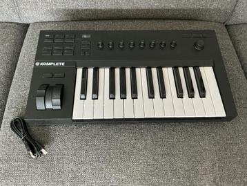 Midi keyboard beschikbaar voor biedingen