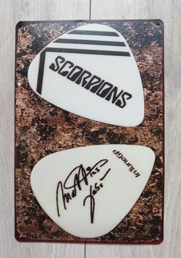 Wandbord Scorpions met Plectrums beschikbaar voor biedingen