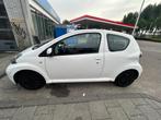 Toyota Aygo 1.0 12V Vvt-i 3DRS 2009 Wit, Voorwielaandrijving, Stof, Zwart, 4 stoelen