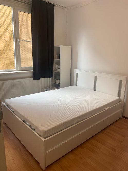 Bed 140x200 (inclusief matras en verstelbare lattenbodem), Huis en Inrichting, Slaapkamer | Bedden, Zo goed als nieuw, Tweepersoons