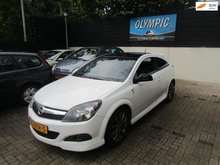 Opel Astra GTC 1.6 111 years Edition +Airco + navigatie, Auto's, Opel, Particulier, Te koop, Astra, ABS, Airbags, Airconditioning