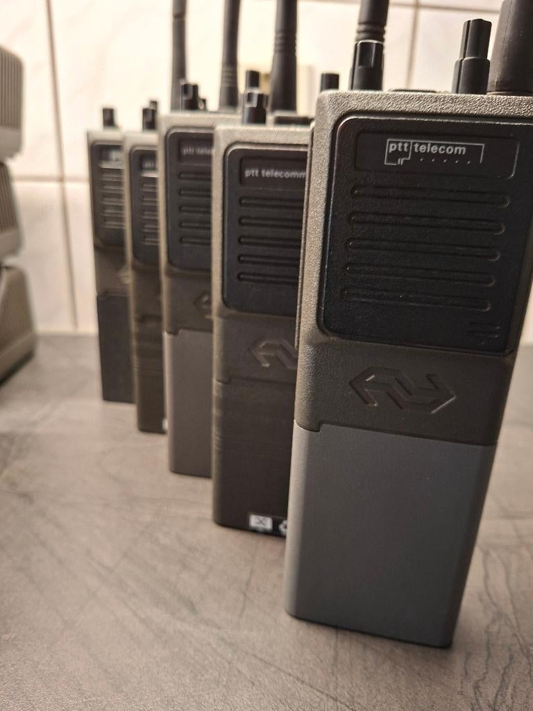 Motorola portofoonset 5 stuks VHF, Ophalen of Verzenden, Gebruikt, 2 to 5 km, Portofoon of Walkie-talkie