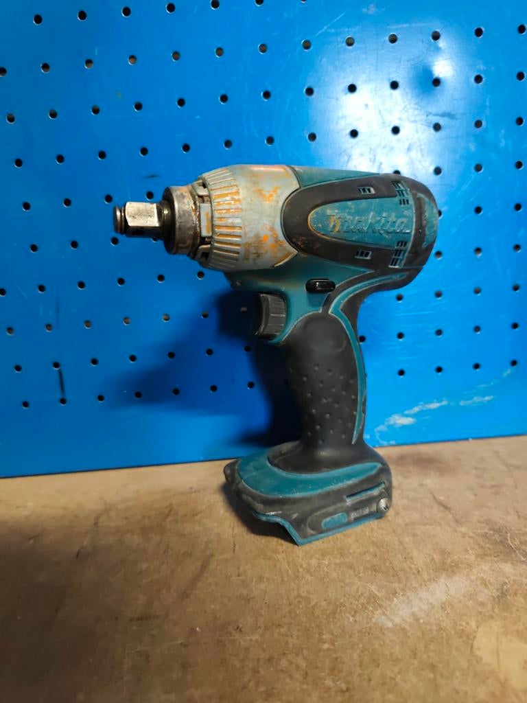 Makita 14.4v accu slagmoersleutel, Ophalen of Verzenden, Gebruikt, Overige typen, Variabele snelheid
