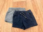 Korte broeken - maat 68 - 2 stuks, Kinderen en Baby's, Babykleding | Maat 68, Ophalen of Verzenden, Gebruikt, Jongetje, Broekje