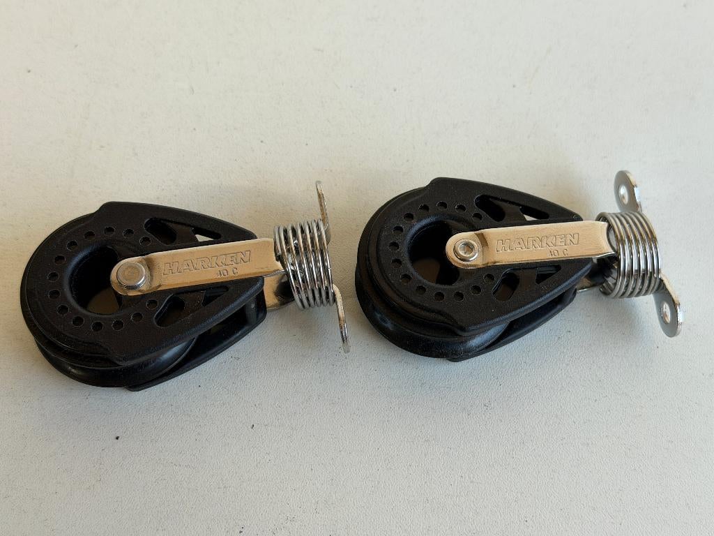 Harken 40mm Carbo opstaand blok met veer en beugel NIEUW, Watersport en Boten, Ophalen of Verzenden, Nieuw, Lijn of Blok