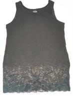 Zwart topje met kanten onderrand, mt. 128, Ophalen of Verzenden, Zo goed als nieuw, Meisje, Shirt of Longsleeve