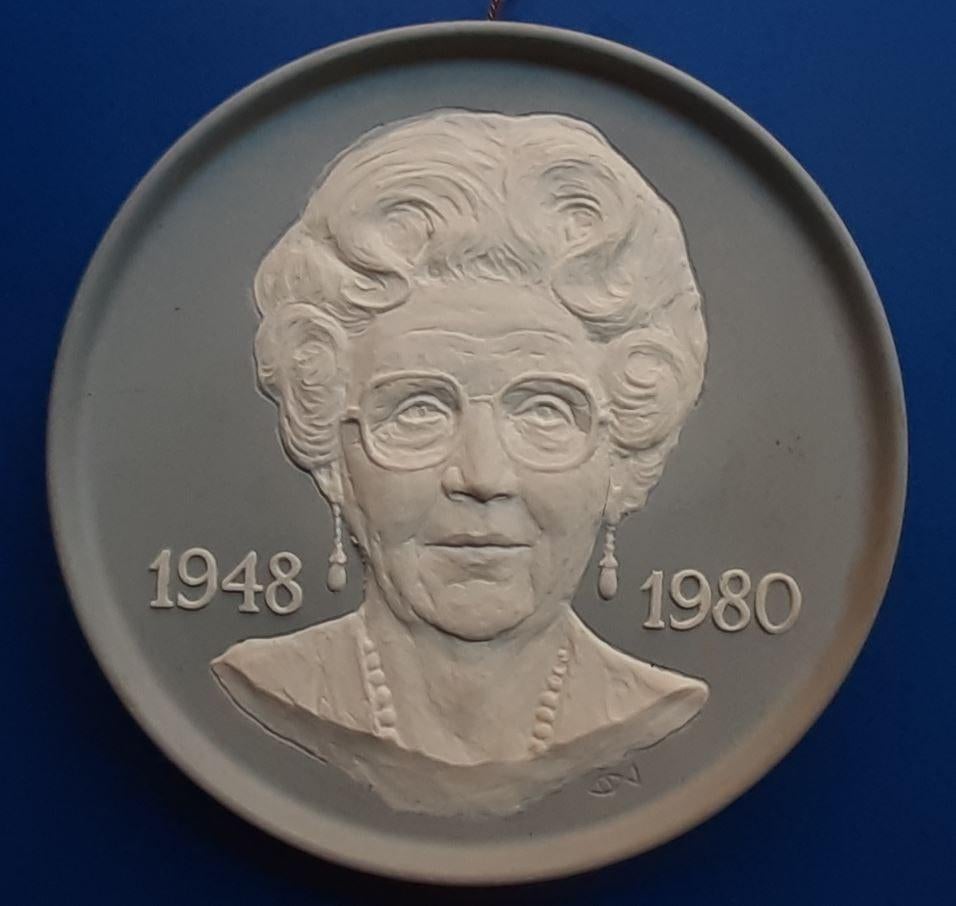 Porceleyne Fles 1980 Keramiek Prinses Juliana 21cm Abdicatie, Ophalen of Verzenden