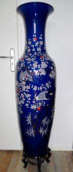 Grote vaas van Chinees porselein, 127 cm hoog, Antiek en Kunst, Ophalen