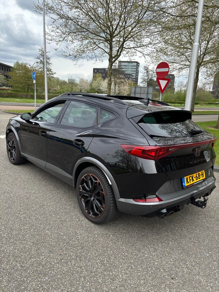 Cupra Formentor 2.0 TSI 310pk 4DRIVE Dsg-7 2022 Zwart, Auto's, Cupra, Automaat, 1800 kg, 4 cilinders, Zwart
