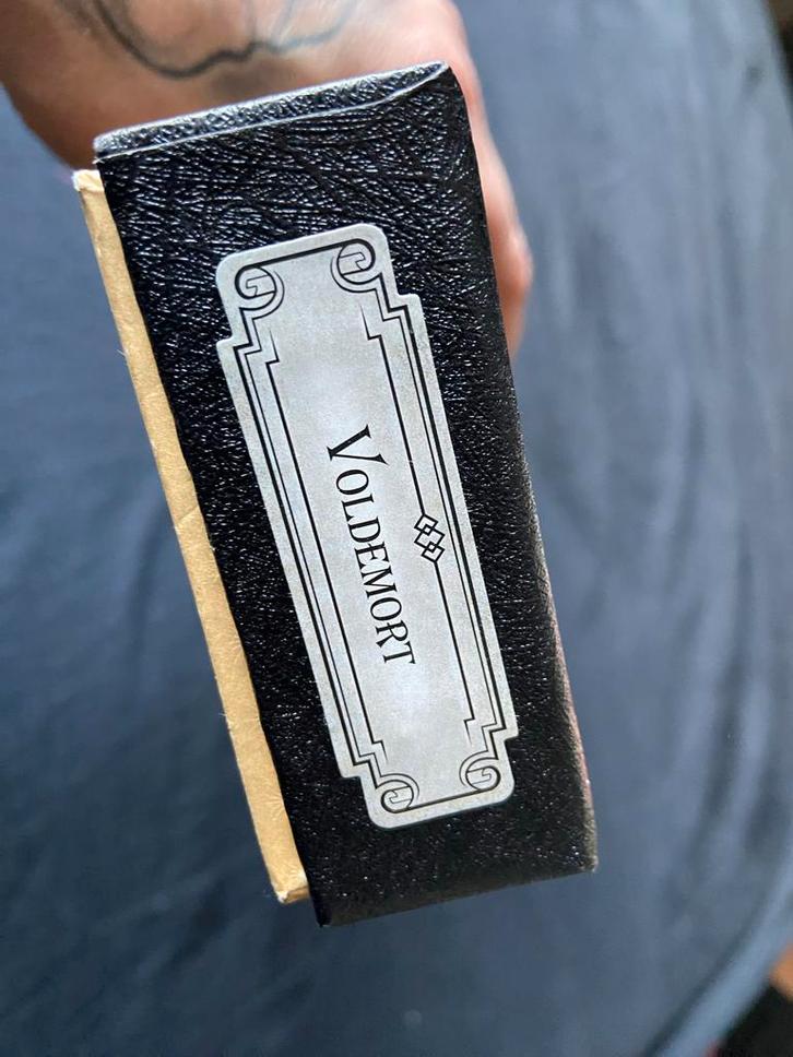 Harry Potter Voldemort toverstaf - Replica, Verzamelen, Harry Potter, Zo goed als nieuw, Replica, Ophalen of Verzenden