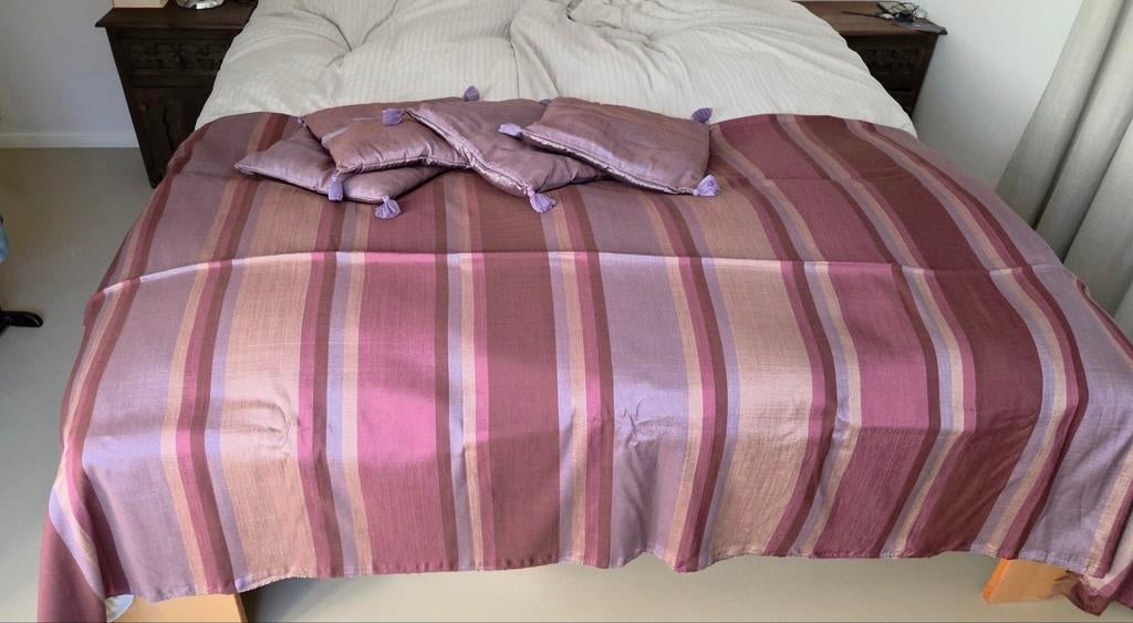 Marokkaanse sprei/plaid met 4 kussens - Sabra zijde & wol, Ophalen of Verzenden, Nieuw, Paars, Rechthoekig