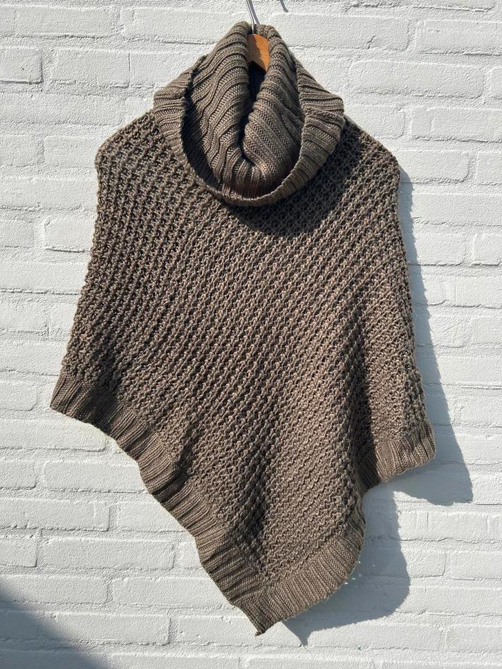 Up2Fashion Poncho Maat 42/44 - Zo goed als nieuw!, Kleding | Dames, Truien en Vesten, Zo goed als nieuw, Maat 42/44 (L), Ophalen of Verzenden