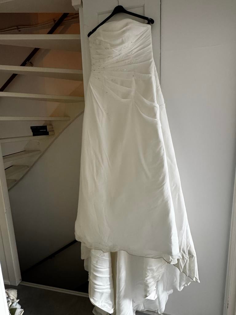 Pronovias trouwjurk met hoepel onderrok, Ophalen, Gedragen, Wit, Trouwjurk