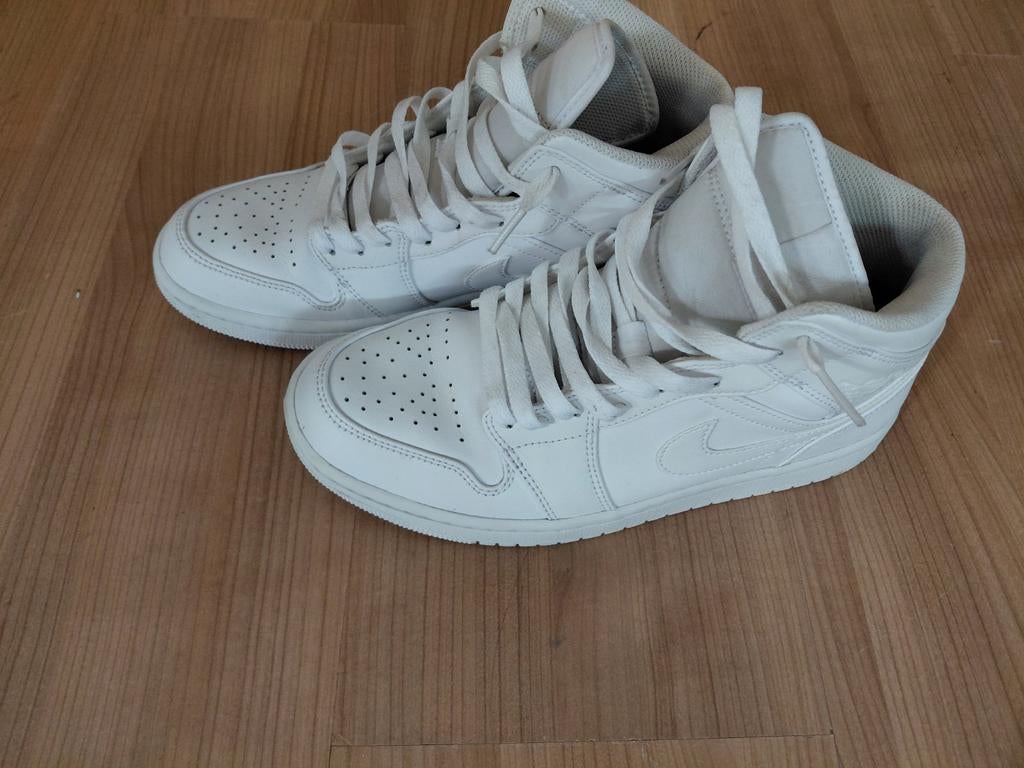 Air Jordan mt 41, Kleding | Heren, Schoenen, Wit, Air Jordan, Ophalen of Verzenden, Sneakers of Gympen