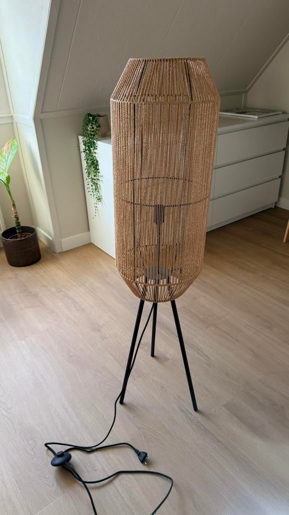 Leuke lamp rotan, Ophalen, Zo goed als nieuw, Minder dan 100 cm