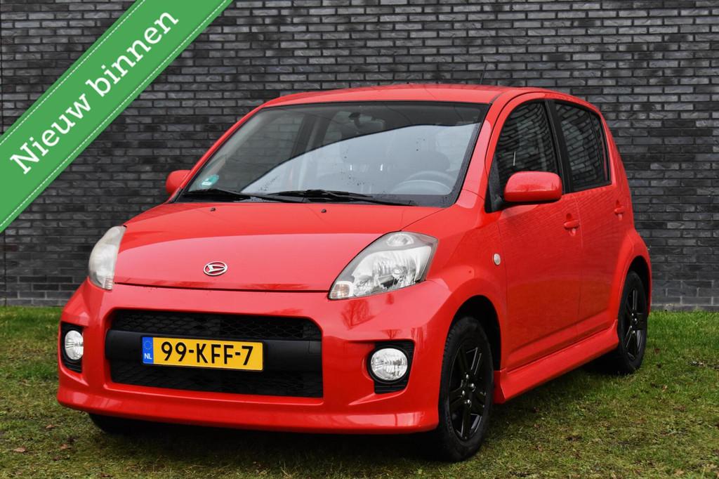 Daihatsu Sirion 2 1.3-16V Prestige AIRCO/ISOFIX/ELEK.RAMEN/L, Gebruikt, 31 €/maand, 4 cilinders, Bedrijf