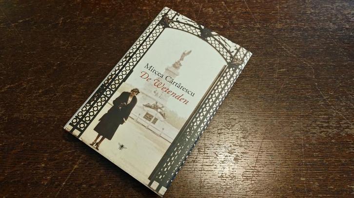 De Wetenden - Mircea Cartarescu, Boeken, Literatuur, Zo goed als nieuw, Europa overig, Ophalen of Verzenden