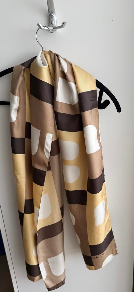 Bally Zijden Sjaal - Nieuw, Ophalen of Verzenden, Nieuw, Sjaal